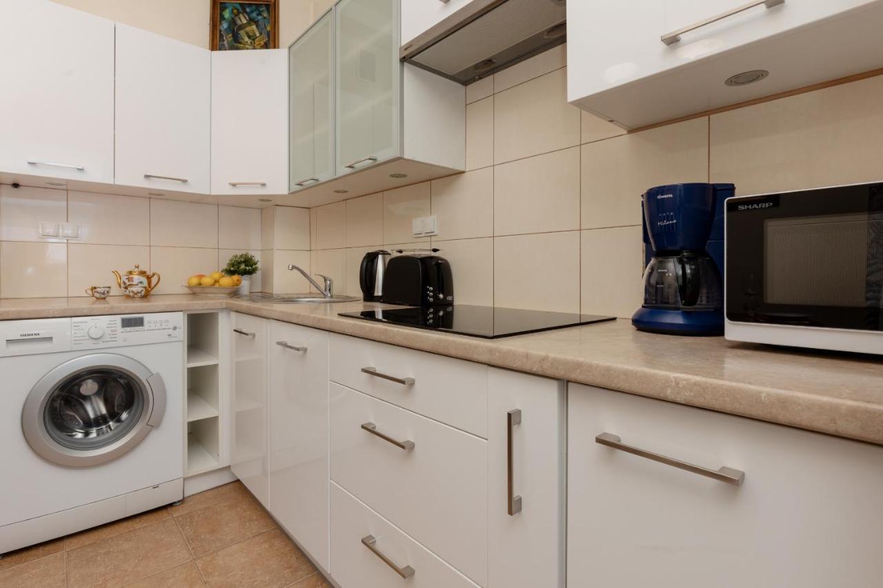 Atmospheric Apartment Next To Warsaw Old Town Square By Noclegi Renters Varsóvia Exterior foto
